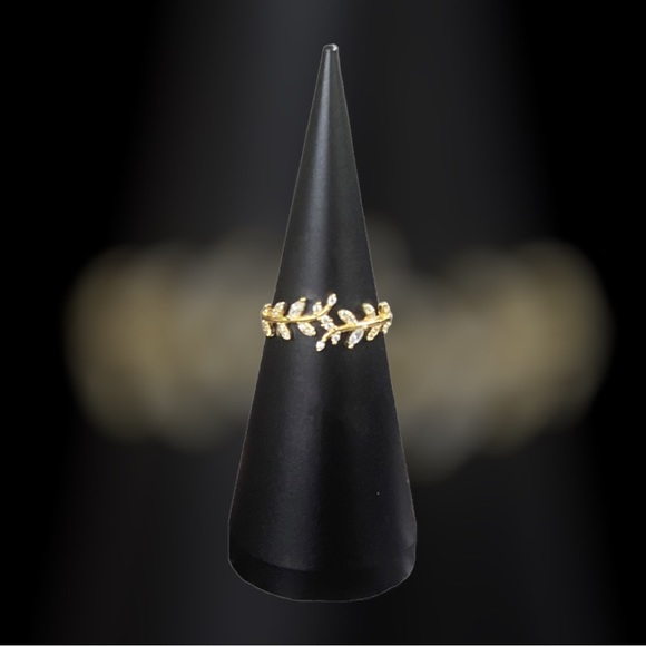 New! 18K Gold Plated Adjustable Leaf Ring - Picture 7 of 7